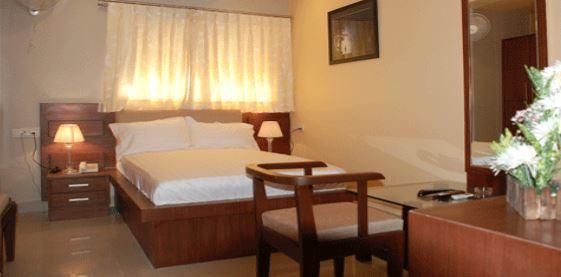 Hotel Sri Madhura Inn ハイデラバード エクステリア 写真