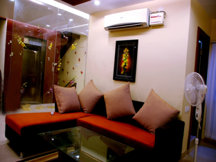 Hotel Sri Madhura Inn ハイデラバード エクステリア 写真